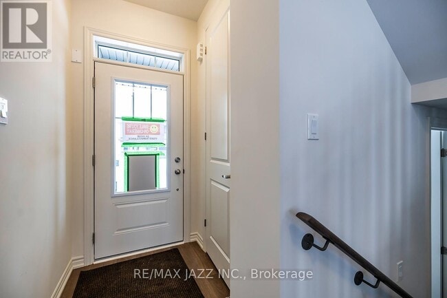 Building Photo - 67 Debois St