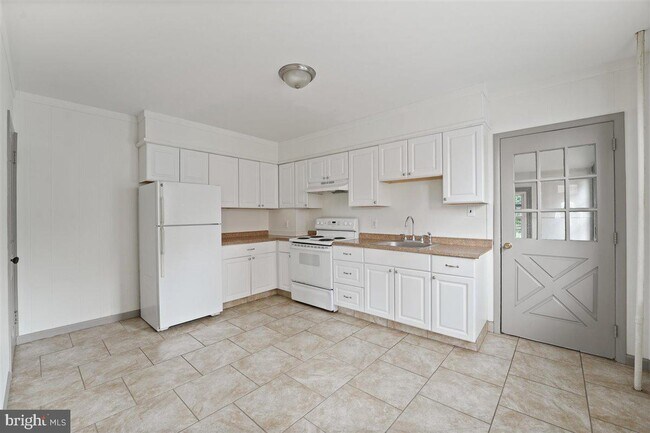 Foto del edificio - 448 Birch St