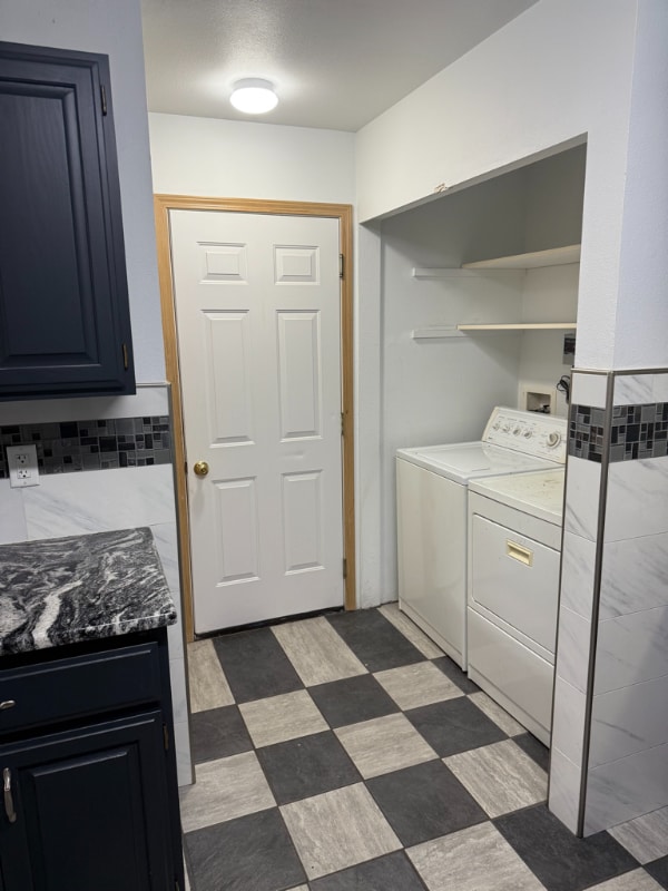 Building Photo - 5569 S Vesel Ct