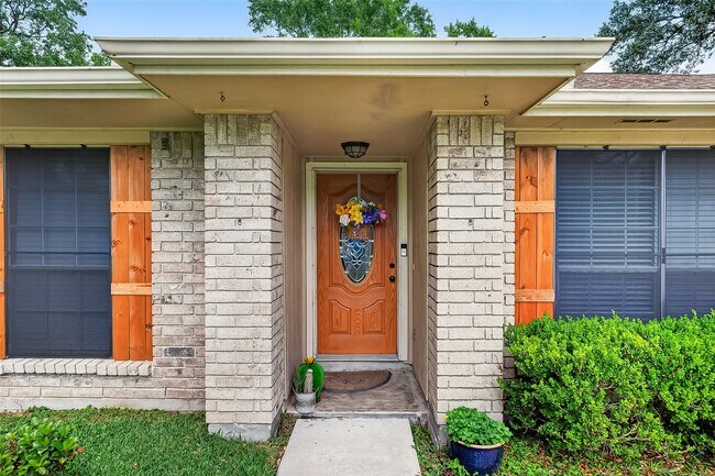 Foto del edificio - 2928 Laurelridge Dr