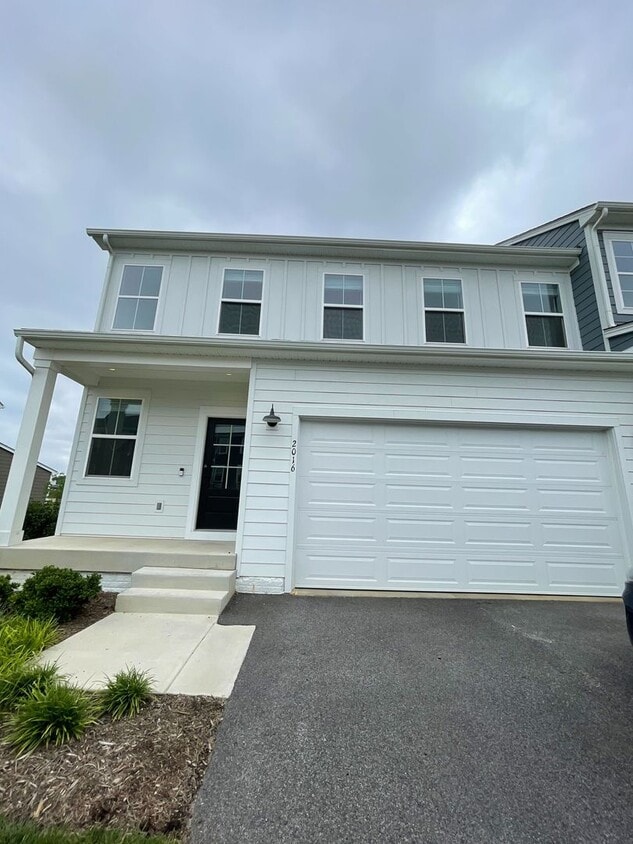 Primary Photo - Spacious Home in Westhill Community