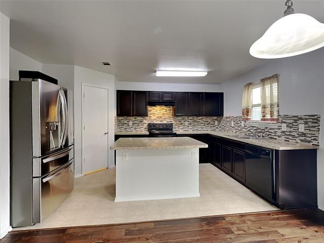 Foto del edificio - 14721 Forest Hollow Dr