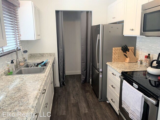 Building Photo - 3 br, 1 bath House - 3355 Bell Avenue