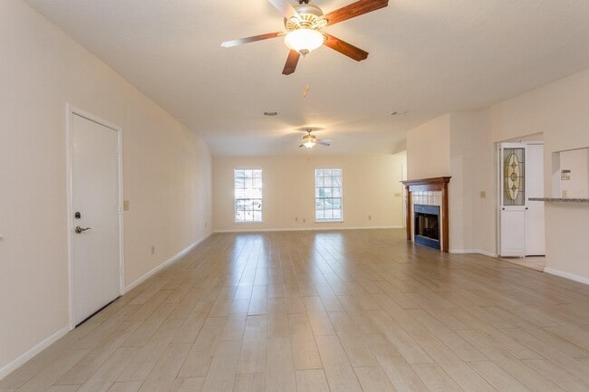 Foto del edificio - 9206 Towerstone Dr