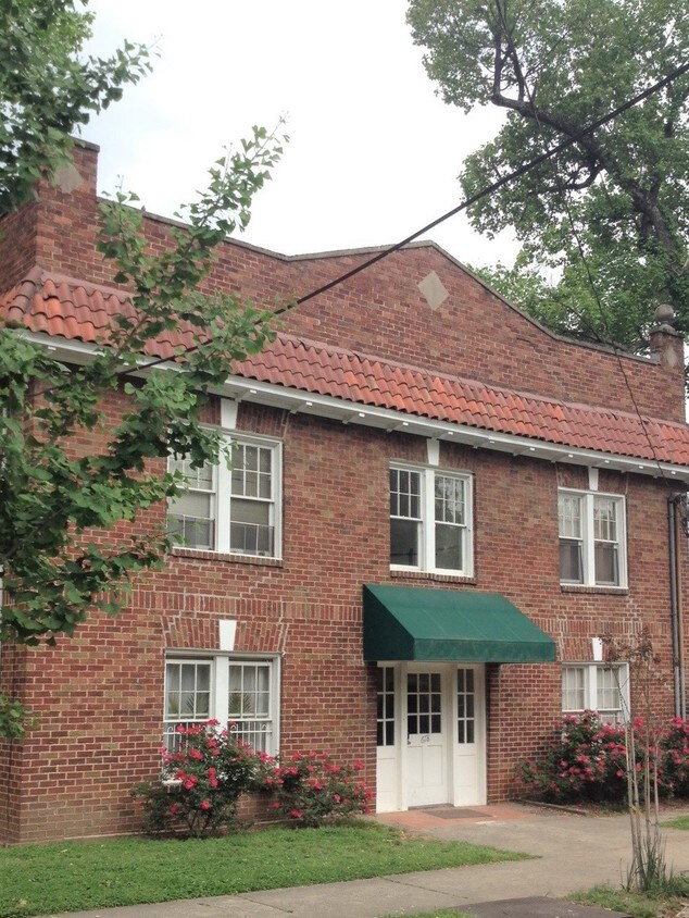 Primary Photo - 674 Somerset Terrace NE