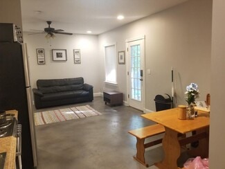 Building Photo - 2661 Glenrose Hl