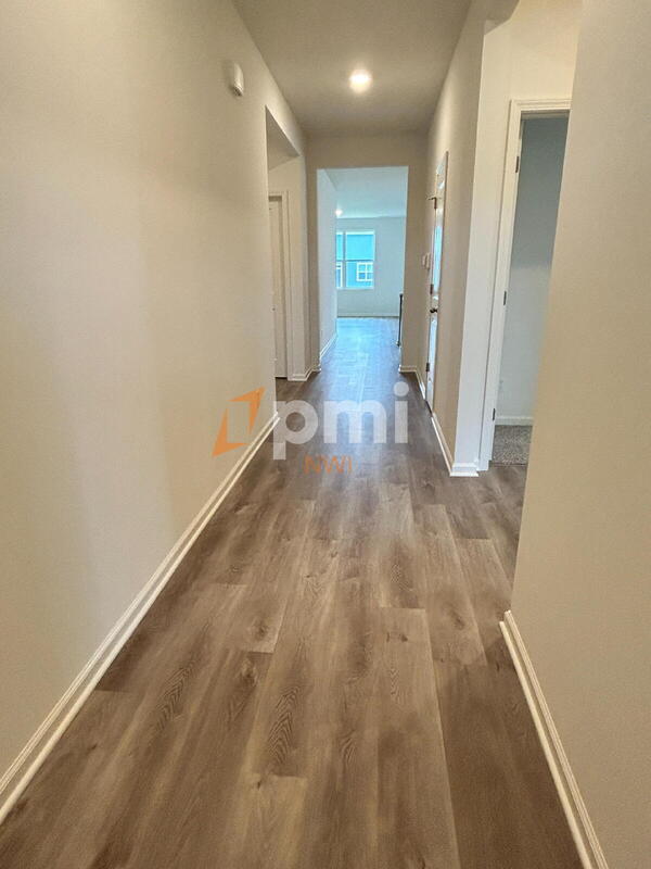 Foto del edificio - 10360 Blaine St