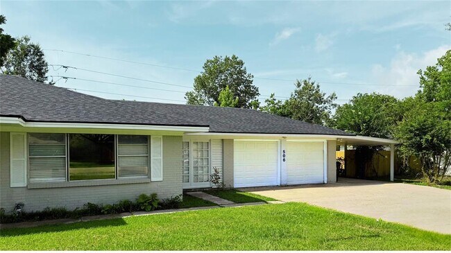 Building Photo - 506 Corydon Dr