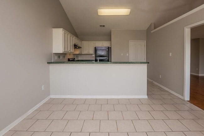 Foto del edificio - 810 Lakemont Dr
