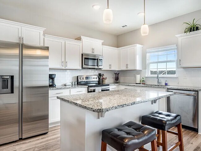 Foto del edificio - Amazing 3BR Townhome in Goodlettsville