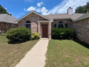 Building Photo - 1078 Springhill Dr