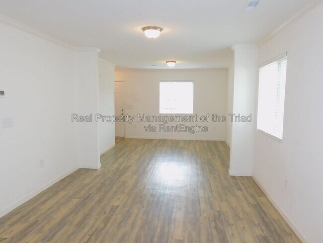 Foto del edificio - 719 Torbay Dr