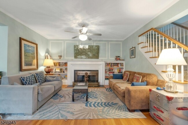 Foto del edificio - 579 Ridgewood Ave