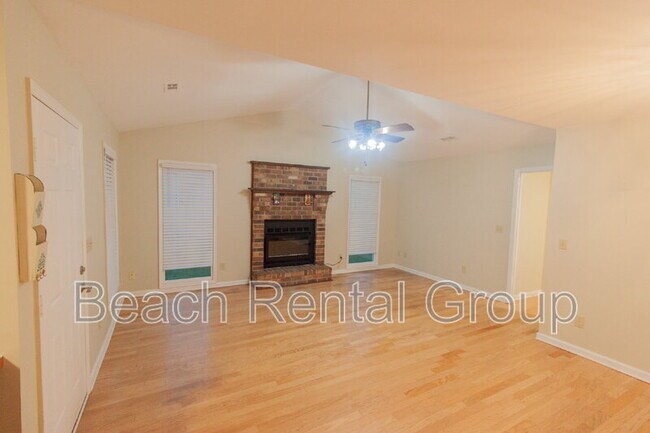 Building Photo - 1335 Melanie Ln