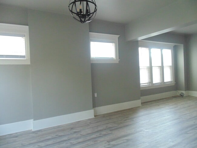 Building Photo - 2831 W Juneau Ave