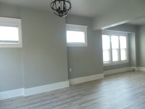 Building Photo - 2831 W Juneau Ave