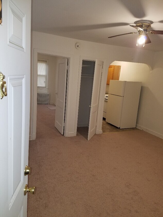 Foto principal - 4932 Nash St NE