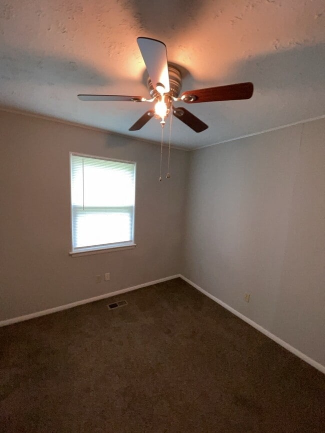 Building Photo - 5608 Spring Garden Ln