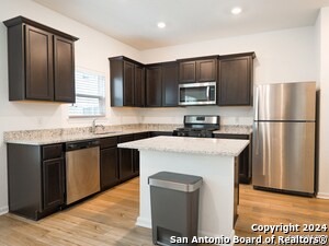 Foto del edificio - 10841 Emerick St