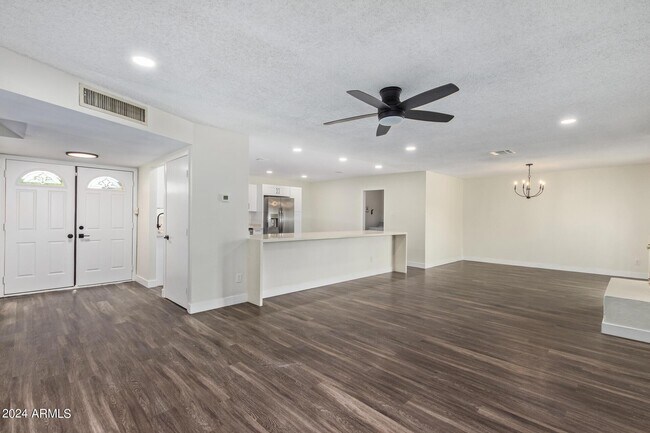 Foto del edificio - 4414 S Newberry Rd