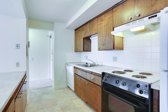 Kitchen - Appliances Included - Berkley Manor Apartments