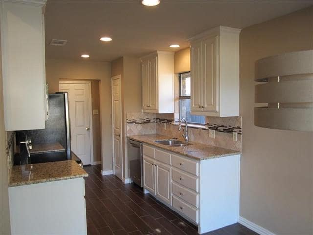 Building Photo - 209 Ginger Ln