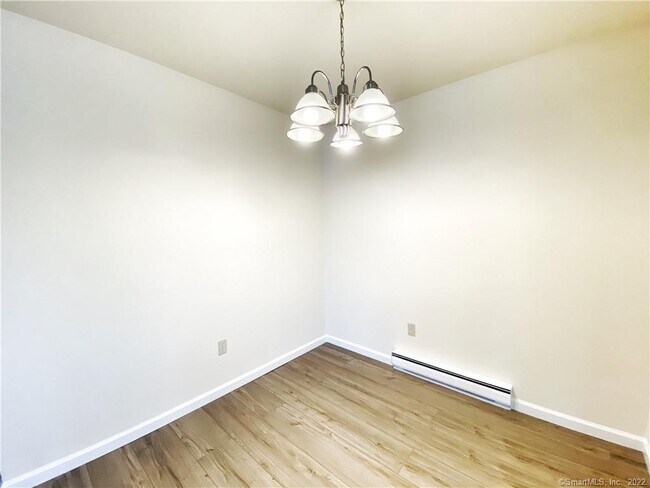 Foto del edificio - 37 Ferris Ave