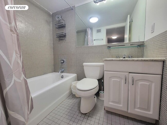 Foto del edificio - 344 E 51st St