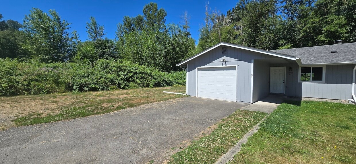 Primary Photo - 10909 Kuhlman Rd SE