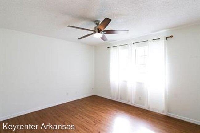 Building Photo - 3 br, 2 bath House - 2152 S Clover Dr
