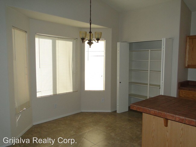 Building Photo - 3 br, 2 bath House - 9498 N Englewood Dr