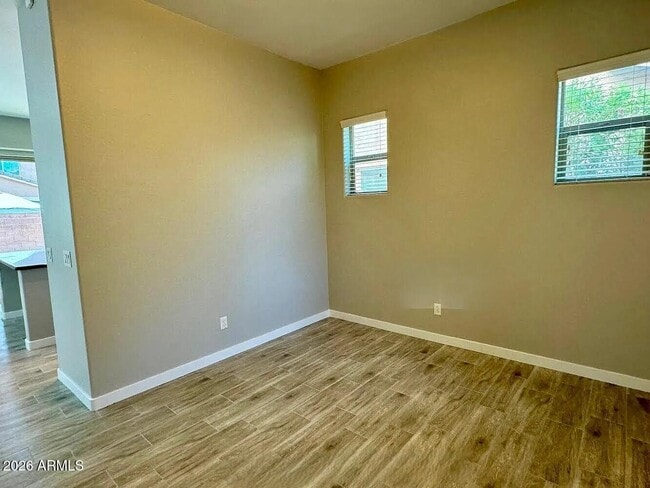 Building Photo - 1433 E Lovebird Ln
