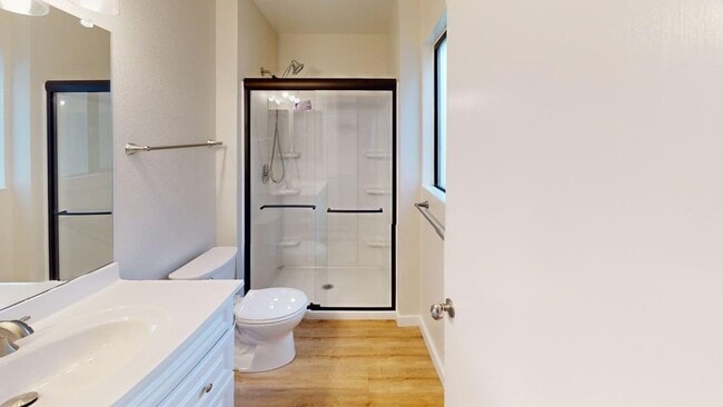 Building Photo - Charming 3BR/2BA Home with Oversized Fenced Yard in Prime Petaluma Location