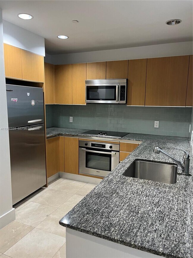 Foto del edificio - 1050 Brickell Ave