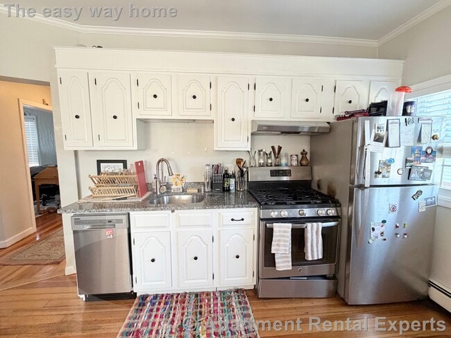 Photo - 519 Main St Apartment