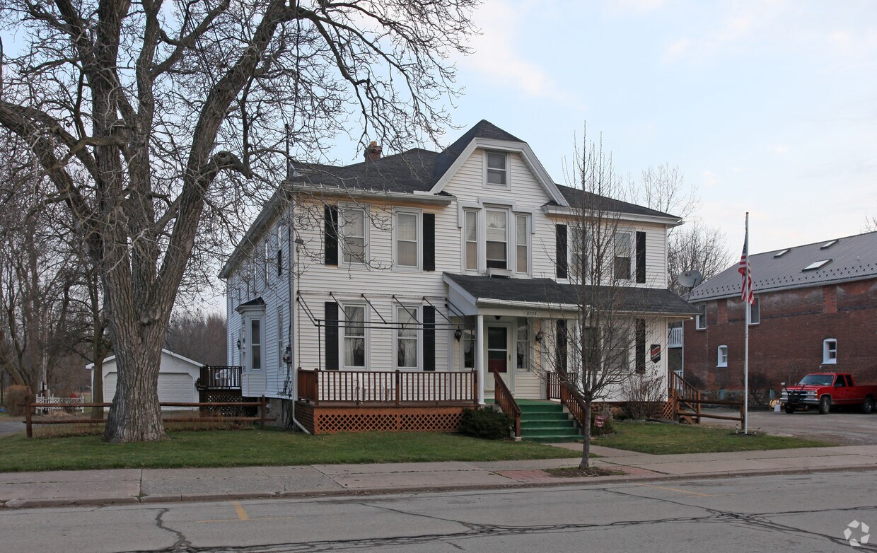 Primary Photo - Baker's Apartments