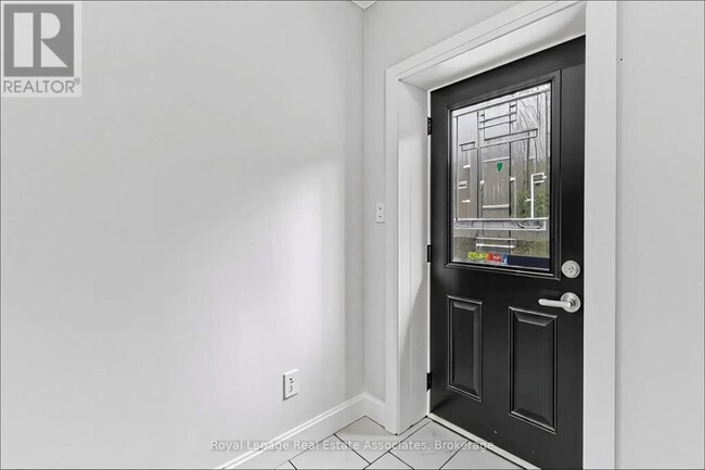 Building Photo - 66 Broadway