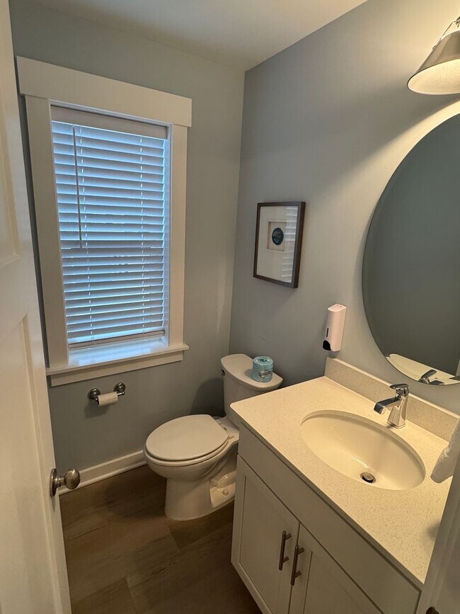 Foto del edificio - 2 Bedroom 2.5 bath Townhome-Available April 1st