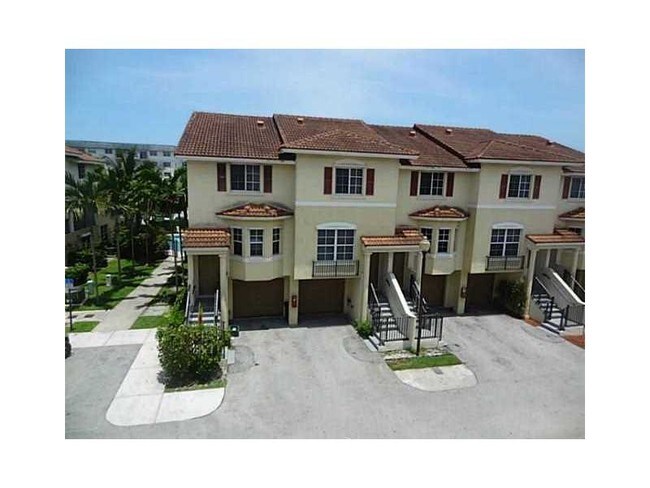 Building Photo - 8920 NE 8th Ave