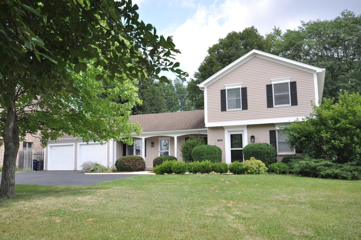 850 Columbia St, Naperville, IL 60563 Townhome Rentals in Naperville