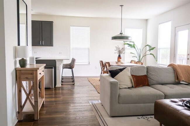 Foto del edificio - 6305 Conestoga Wagon Way