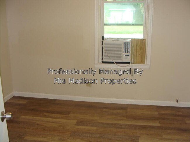 Foto del edificio - 204 McIntyre St