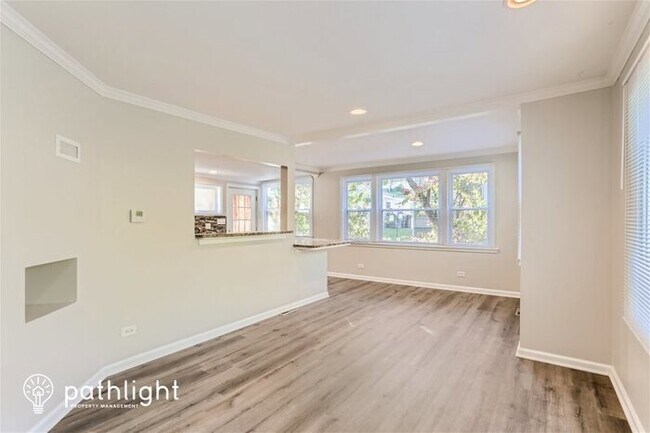 Building Photo - 504 E Oak St, Lake in the Hills, IL, 60156