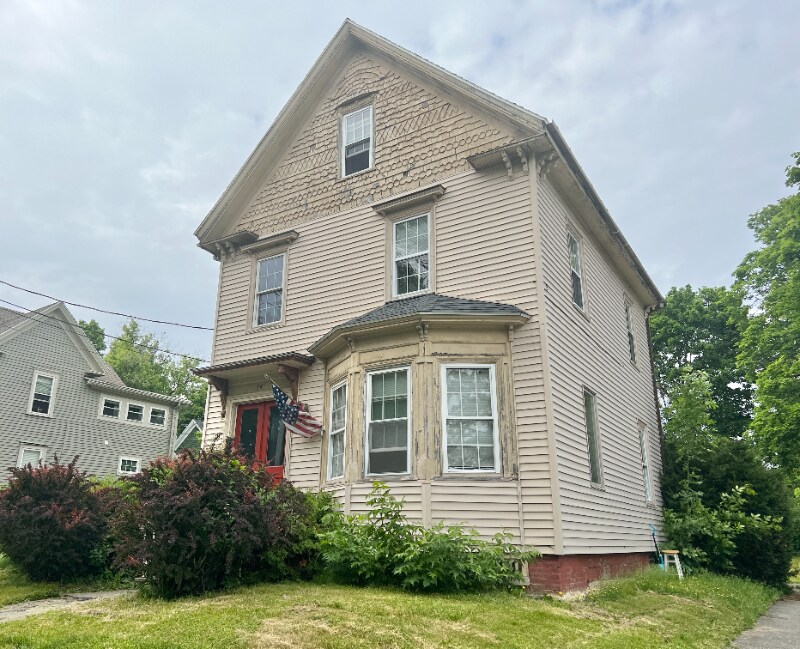 74 Wing St Unit 1, Bangor, ME 04401 Room for Rent in Bangor, ME