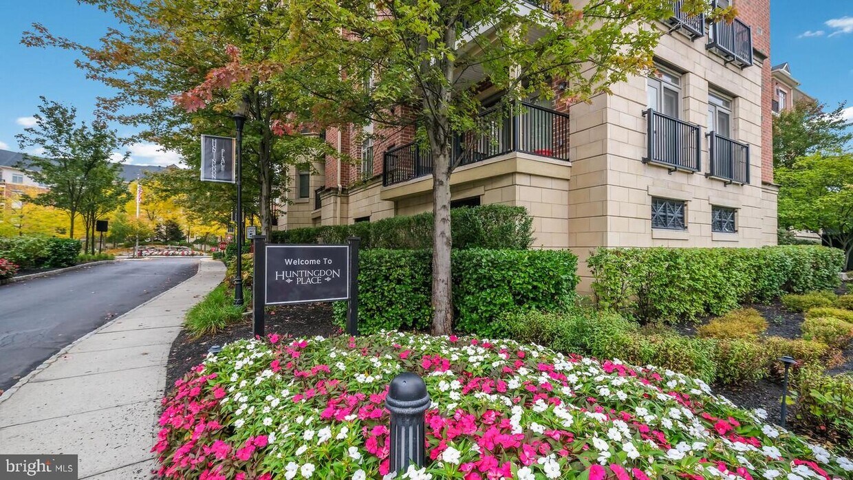 568 Carson Terrace, Huntingdon Valley, PA 19006 Room for Rent in