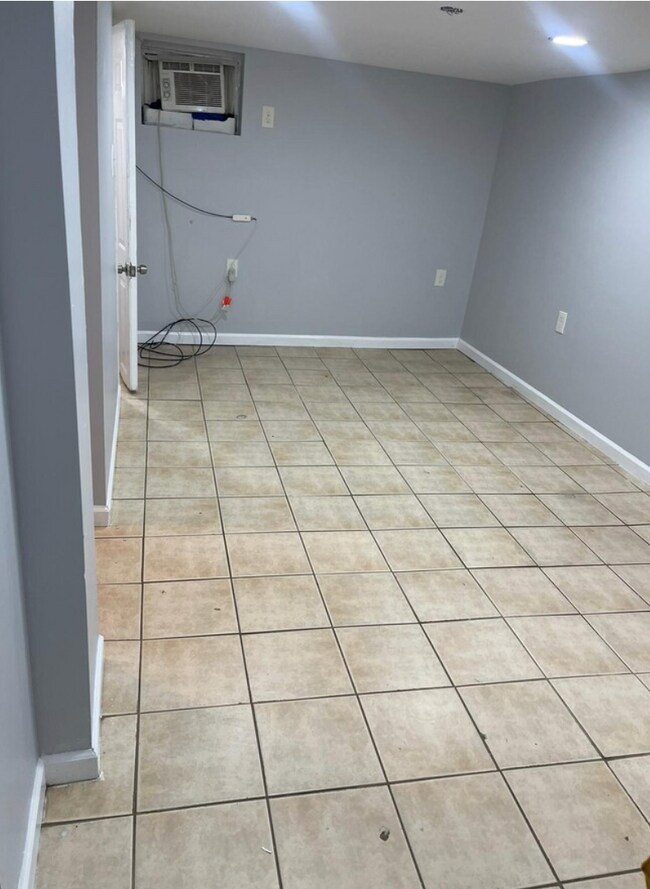 Foto del edificio - 697 Summer Ave