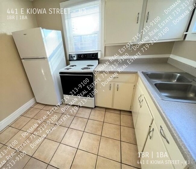 Building Photo - 441 E Kiowa St