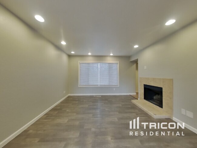 Foto del edificio - 1209 Almondwood Dr