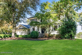 Building Photo - 17 Woods End Rd