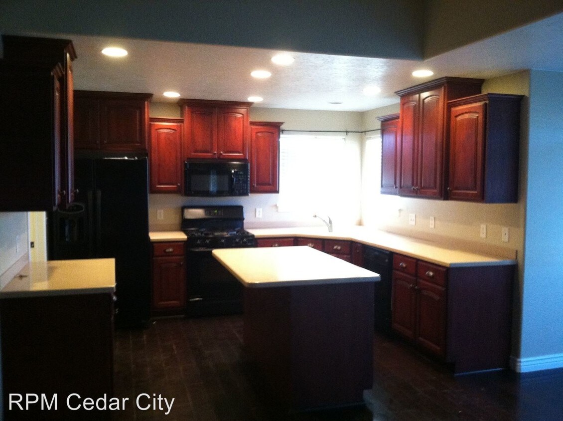 Primary Photo - 2099 E Cedar Berry Ln